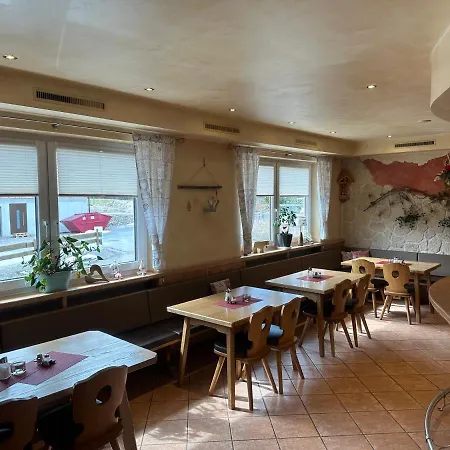 Hotel Pension Alpenblick Schattwald 2*